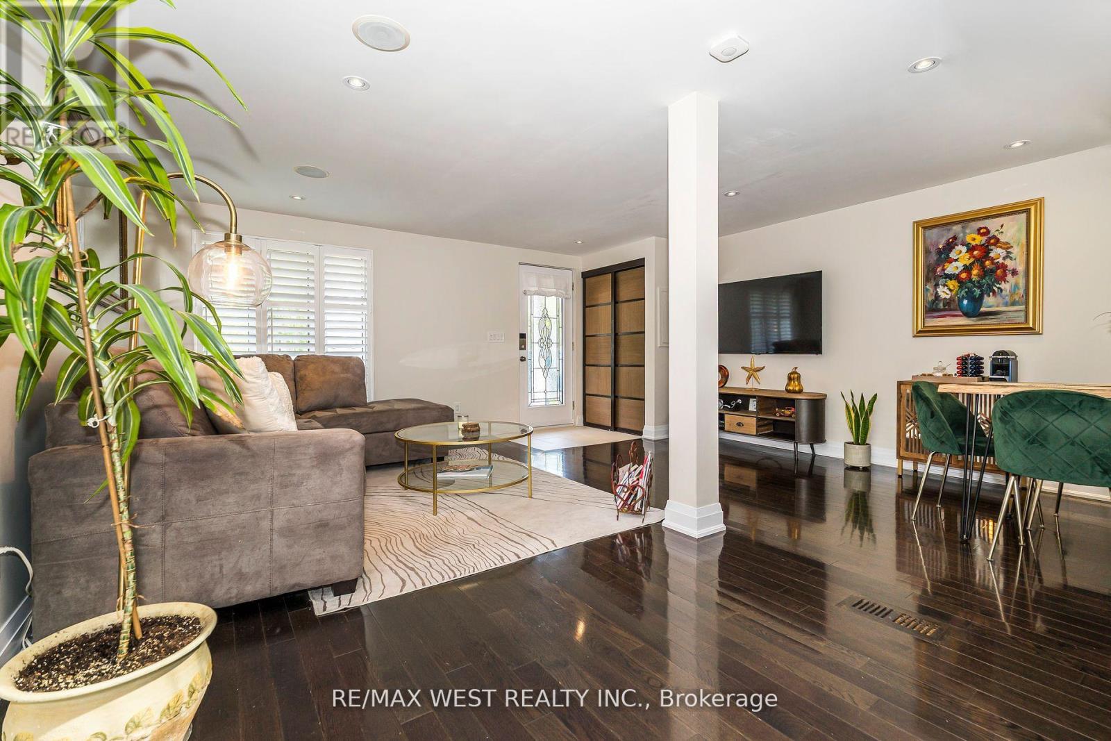 Photo 4 of 111 Hay Avenue, Toronto ON