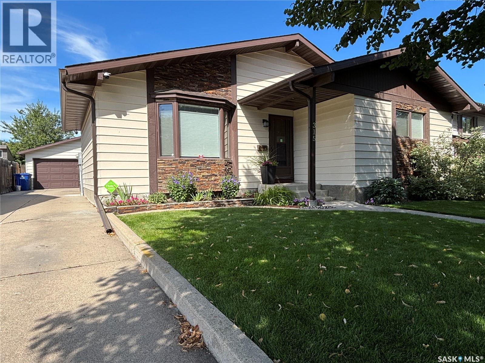 Photo 1 of 315 Ball Crescent, Saskatoon SK
