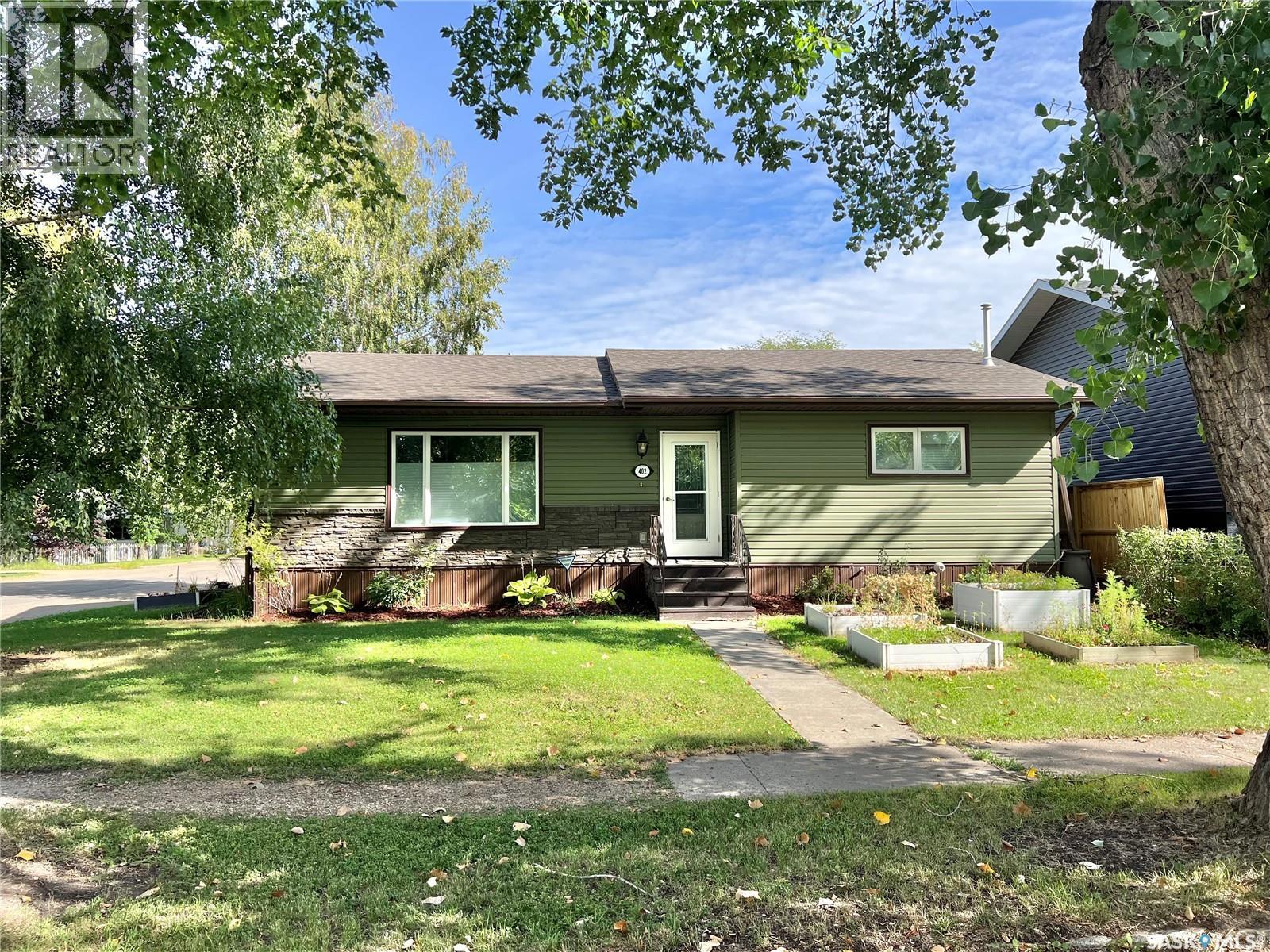 Photo 1 of 402 Crawford Avenue E, Melfort SK
