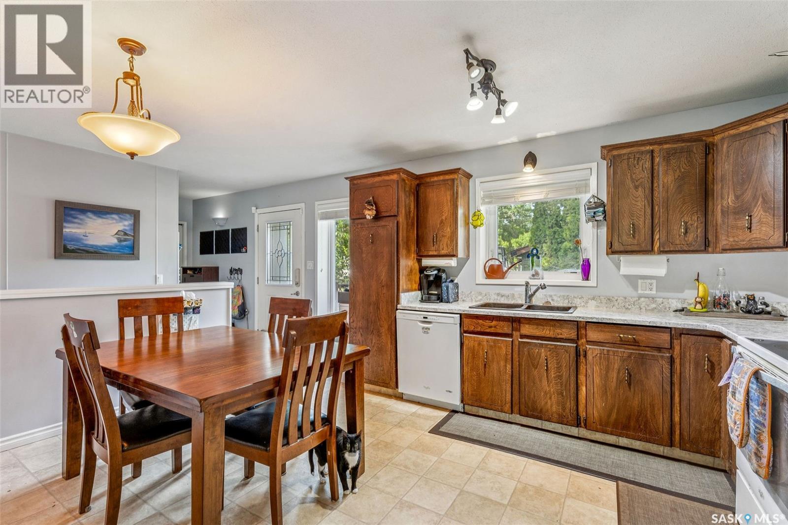 Photo 18 of 402 Crawford Avenue E, Melfort SK