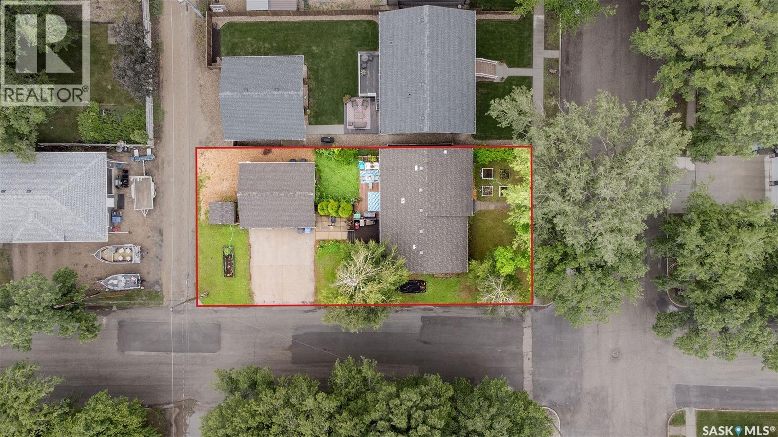 Photo 37 of 402 Crawford Avenue E, Melfort SK