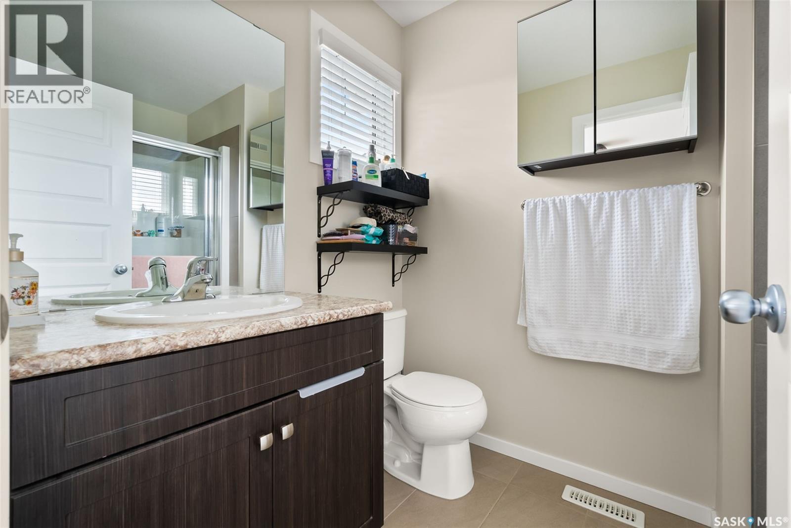 Photo 21 of 5400 Green Silverberry Drive E, Regina SK