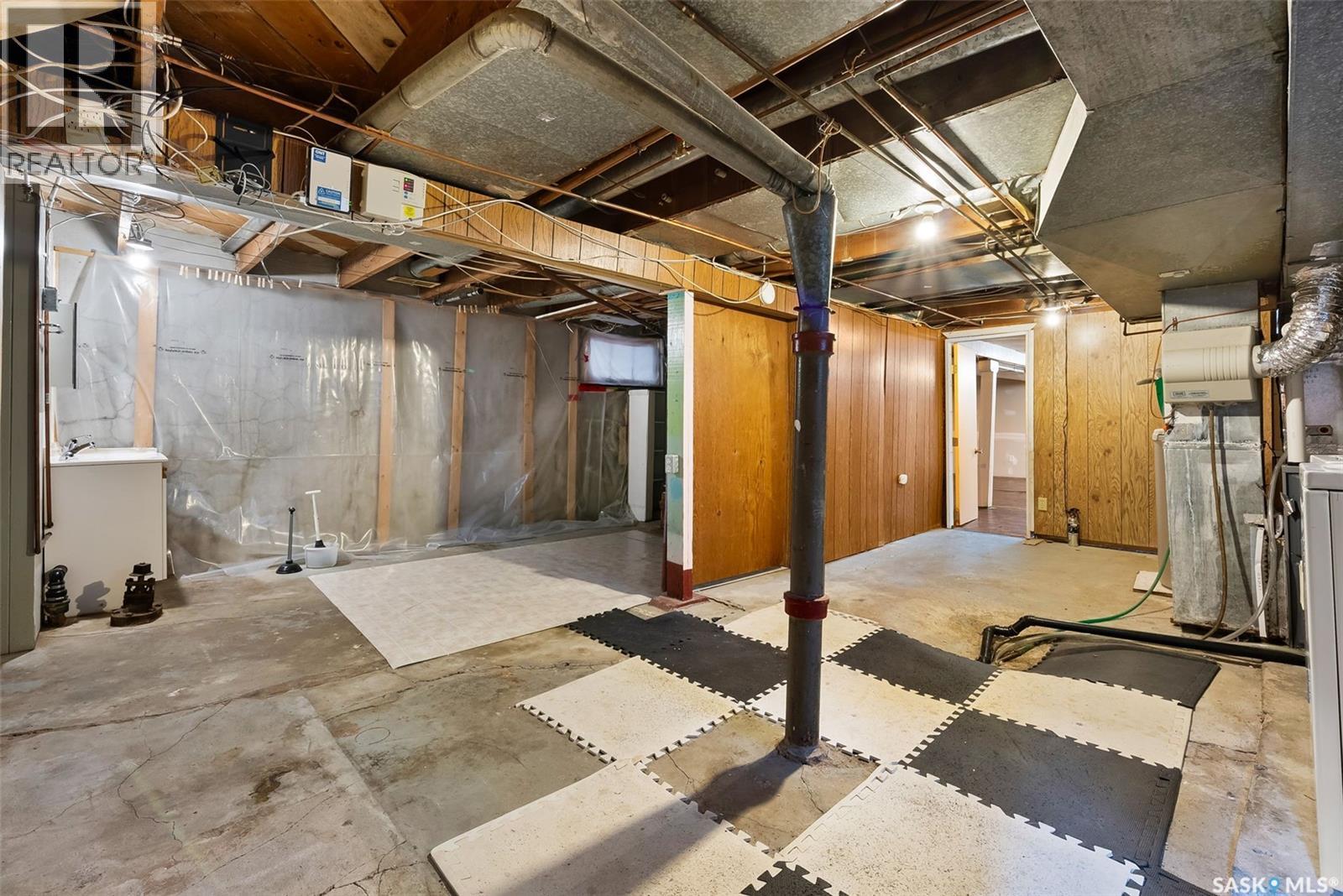 Photo 31 of 3057 Retallack Street, Regina SK