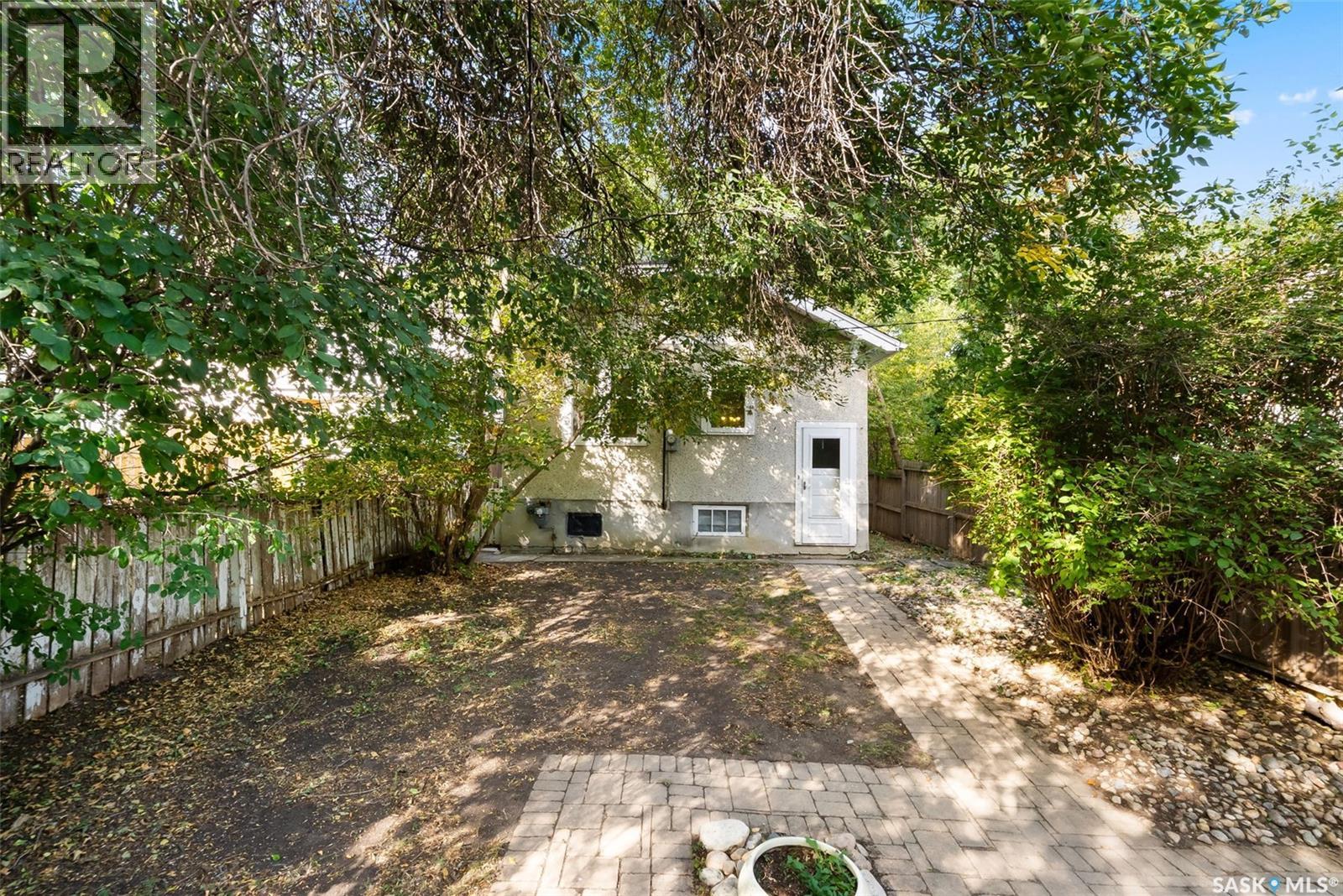 Photo 37 of 3057 Retallack Street, Regina SK