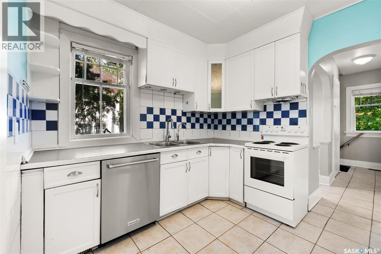 Photo 8 of 3057 Retallack Street, Regina SK