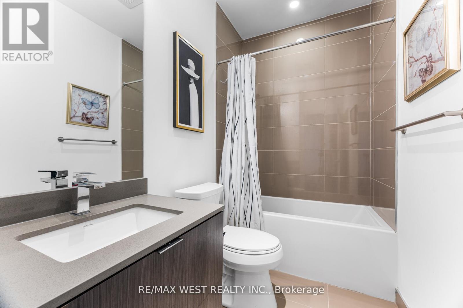 Photo 5 of 5306 395 Bloor Street E, Toronto ON