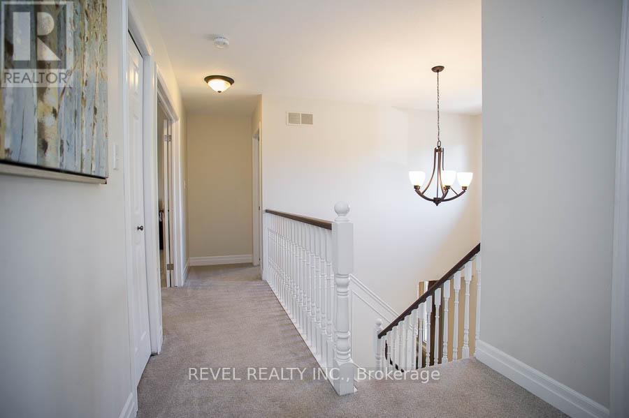Photo 16 of 89 Dante Crescent, Brantford ON