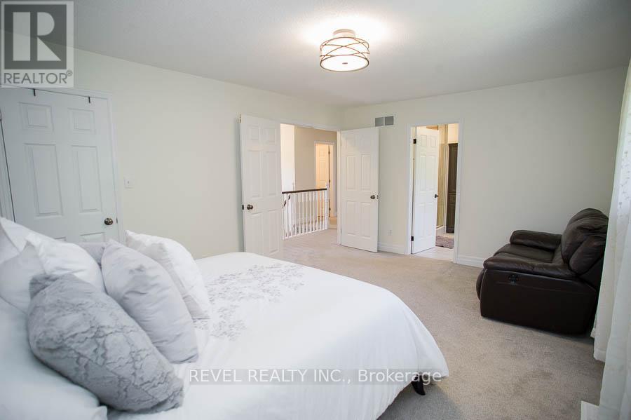 Photo 18 of 89 Dante Crescent, Brantford ON