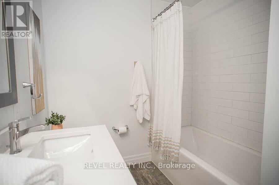 Photo 28 of 89 Dante Crescent, Brantford ON