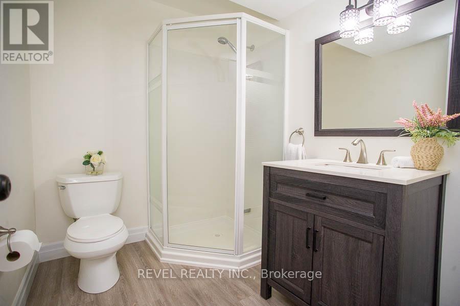 Photo 32 of 89 Dante Crescent, Brantford ON