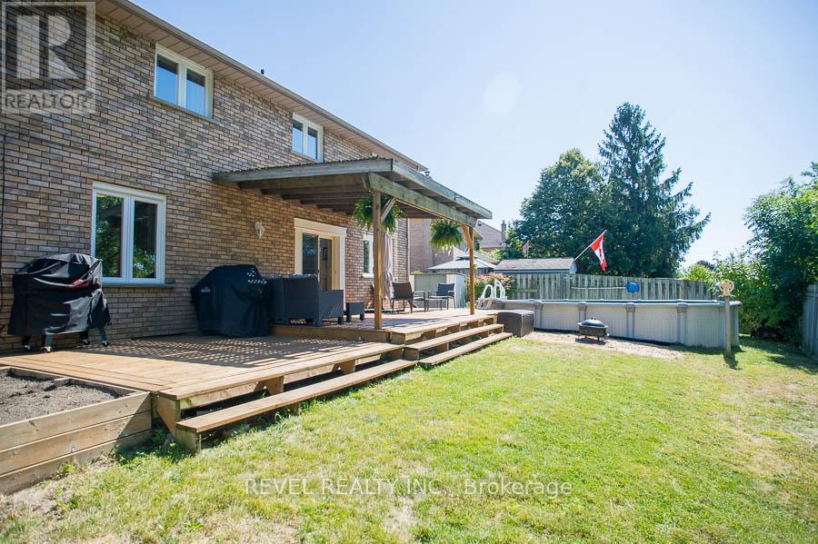 Photo 36 of 89 Dante Crescent, Brantford ON