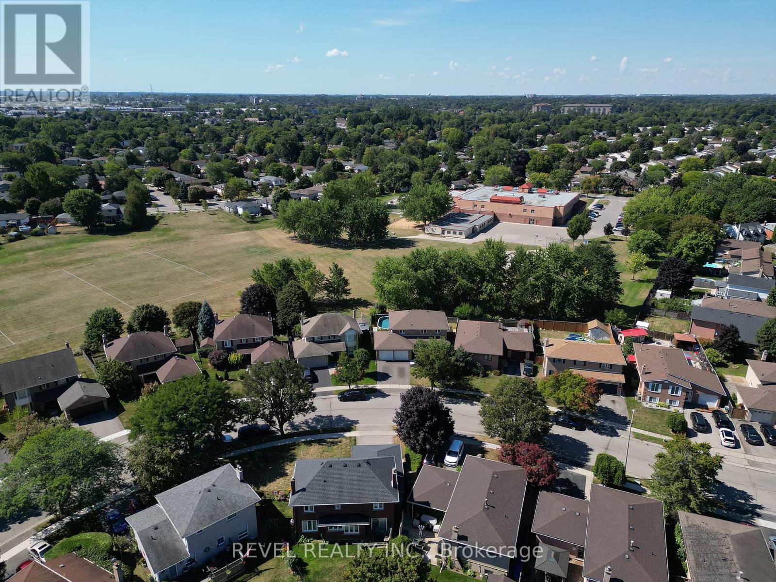 Photo 43 of 89 Dante Crescent, Brantford ON