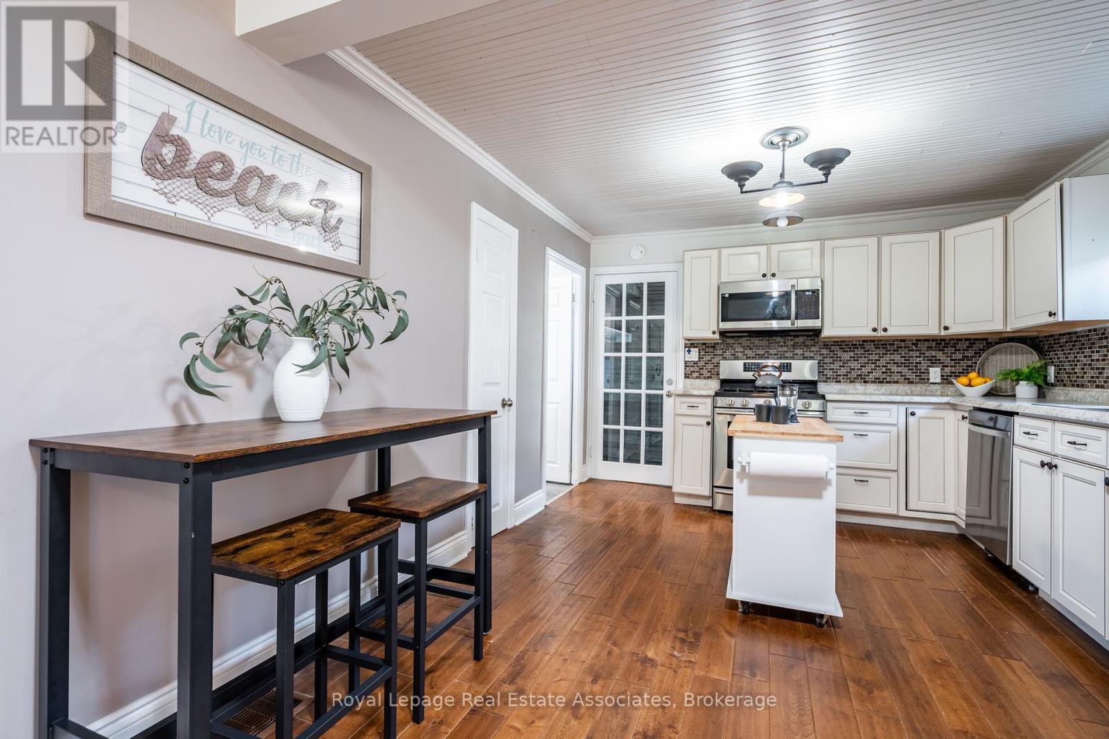 Photo 13 of 110 Derby Road, Fort Erie ON