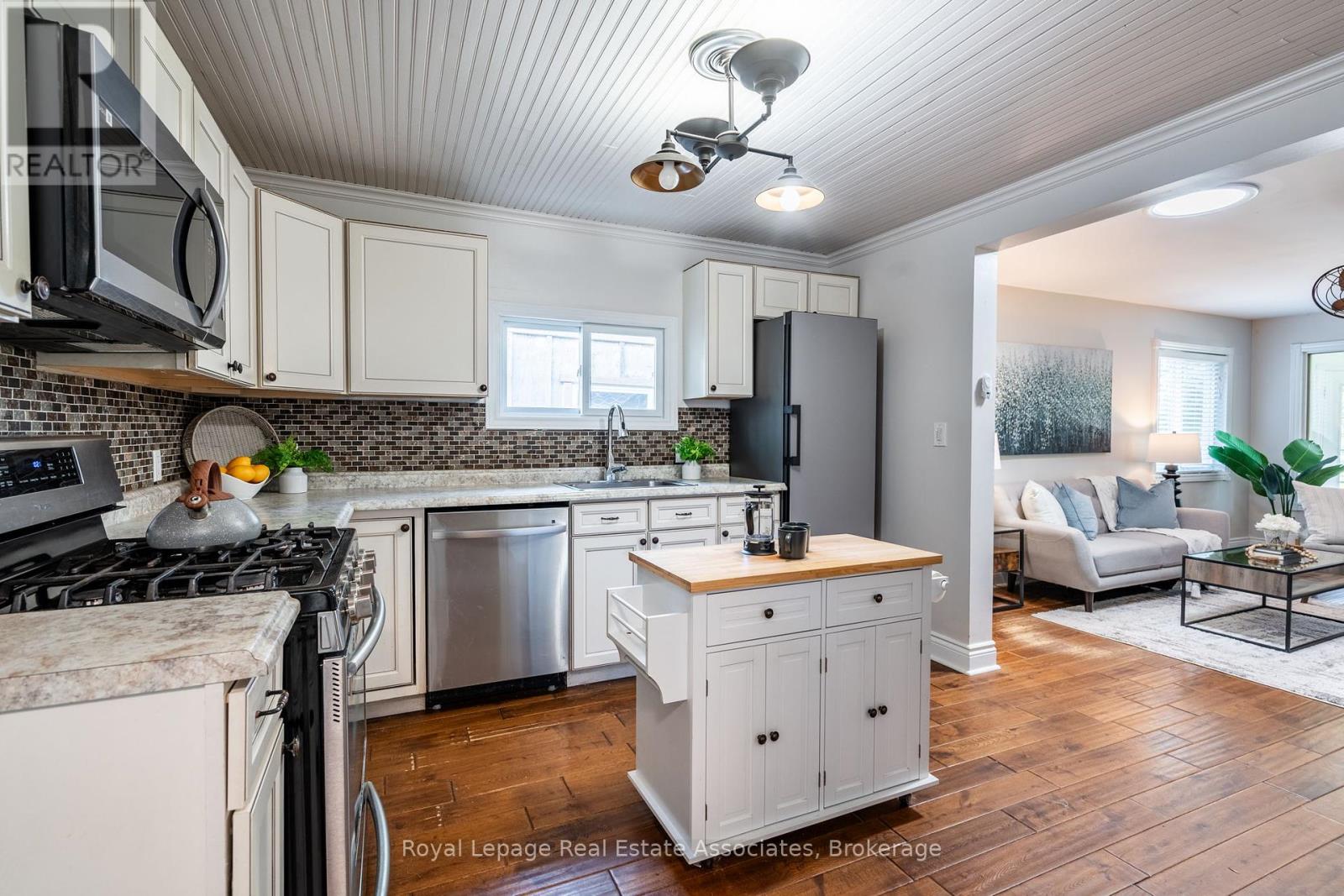 Photo 16 of 110 Derby Road, Fort Erie ON