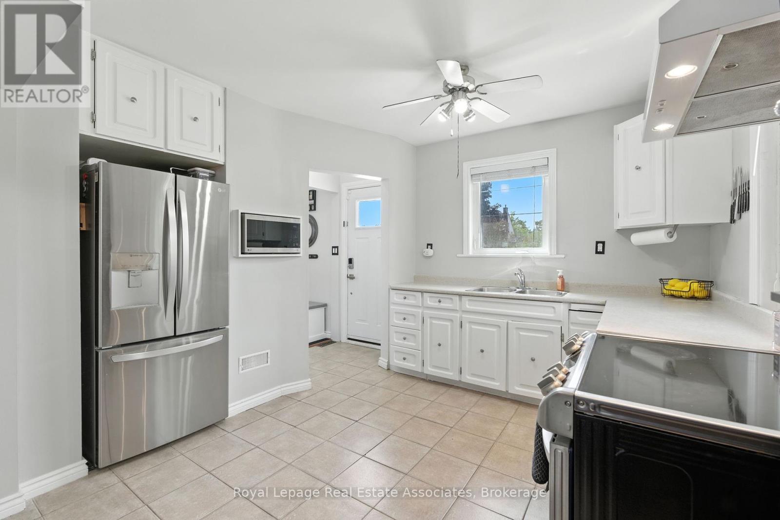 Photo 15 of 7 Deer Avenue, Hamilton ON
