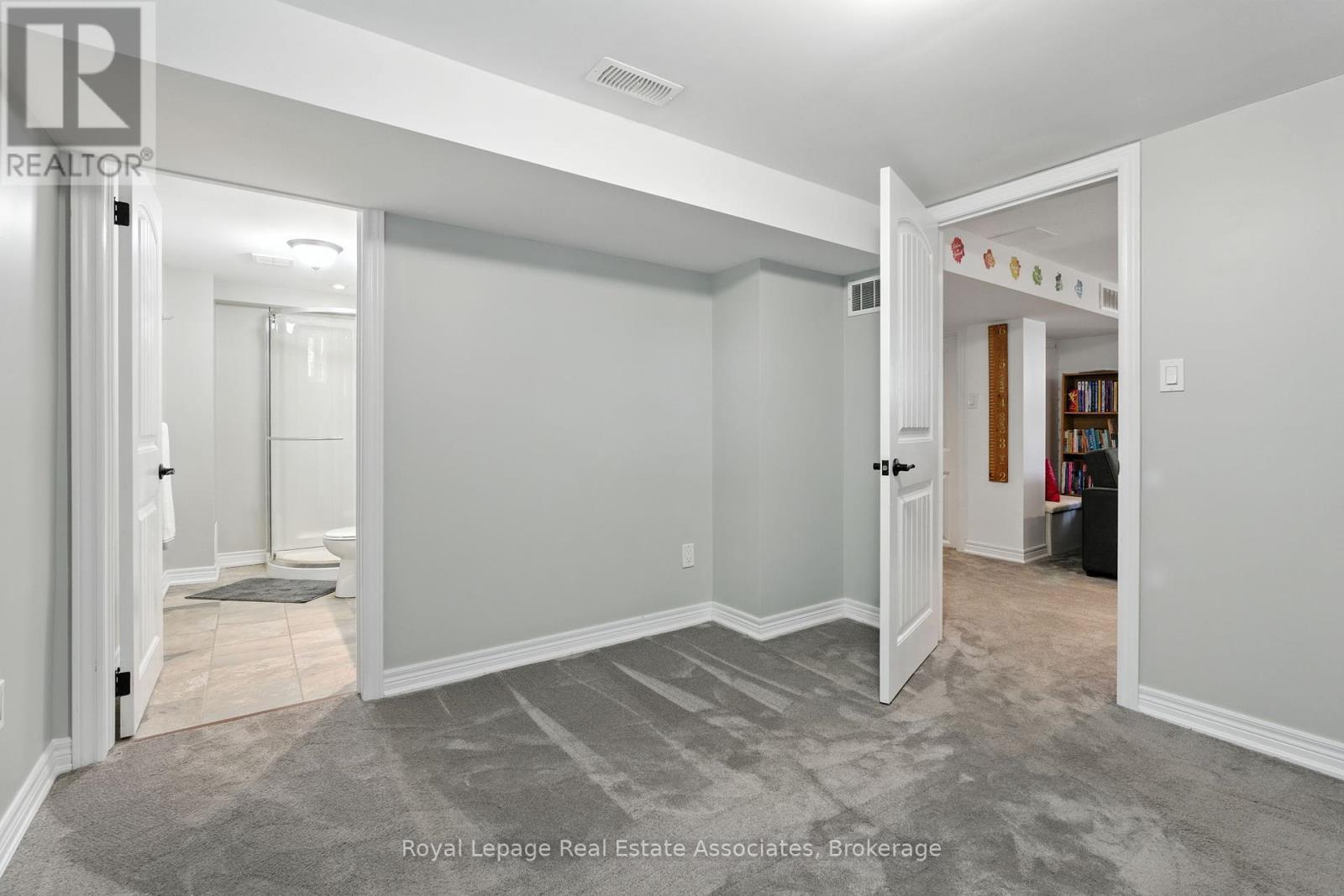 Photo 31 of 7 Deer Avenue, Hamilton ON