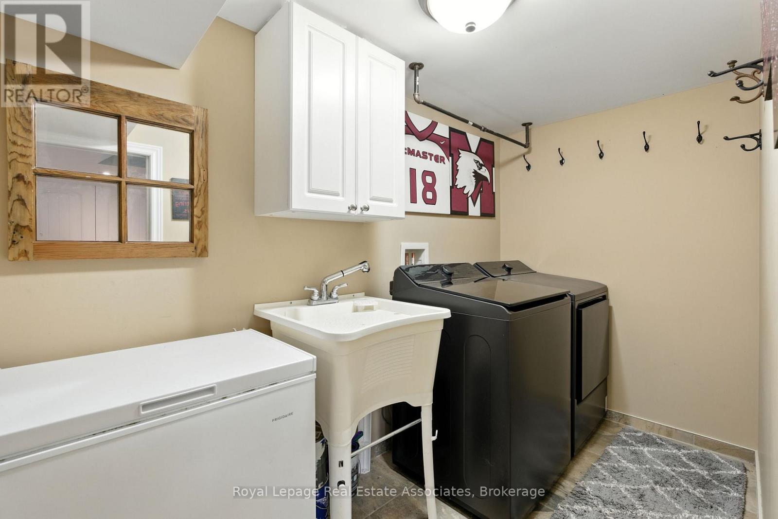 Photo 33 of 7 Deer Avenue, Hamilton ON