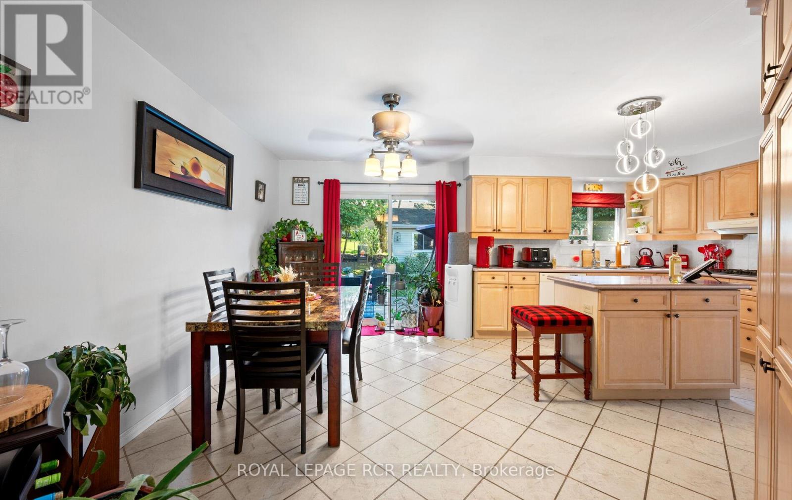Photo 11 of 127 Jane Street, Shelburne ON