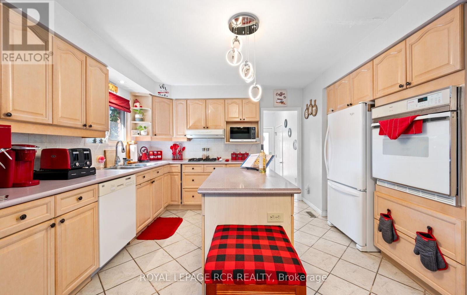 Photo 15 of 127 Jane Street, Shelburne ON