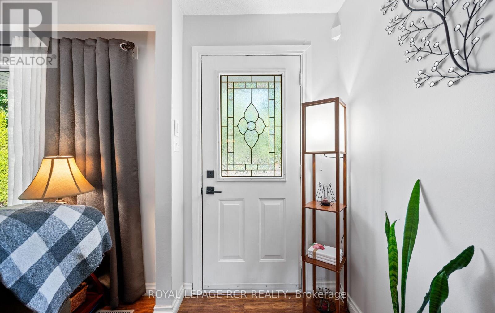 Photo 6 of 127 Jane Street, Shelburne ON