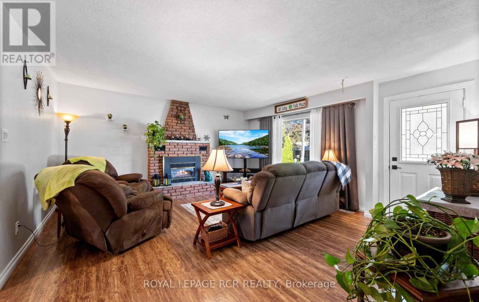 Photo 7 of 127 Jane Street, Shelburne ON