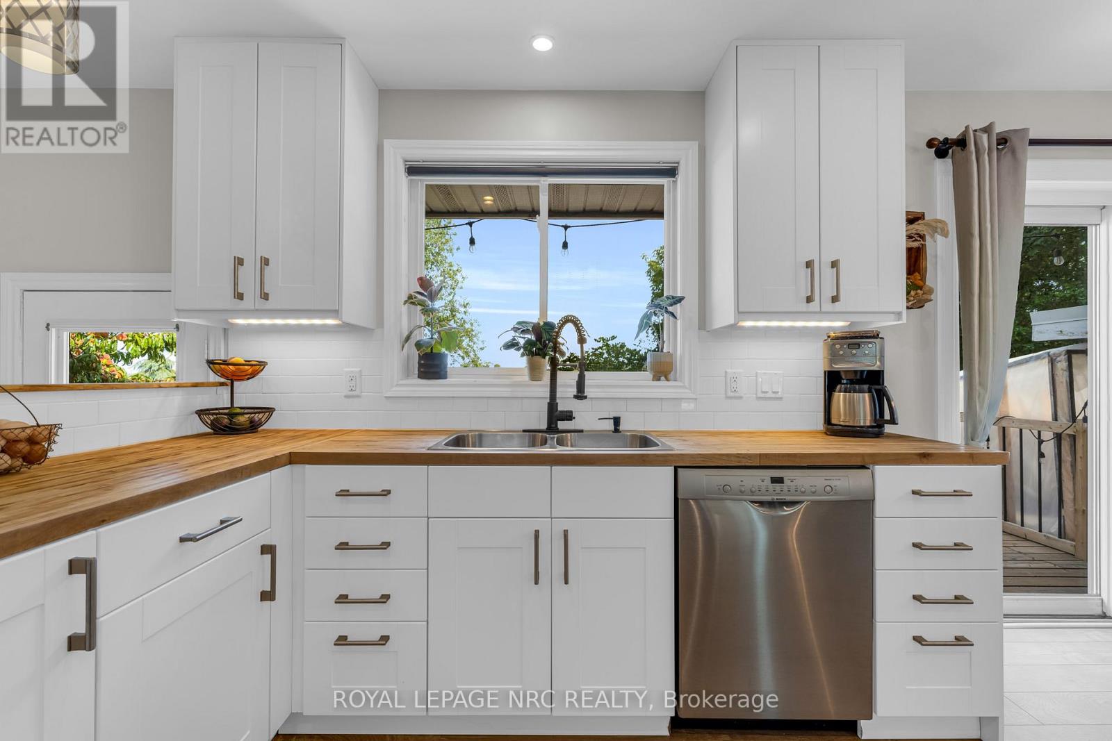 Photo 11 of 7 Craig Boulevard, Grimsby ON