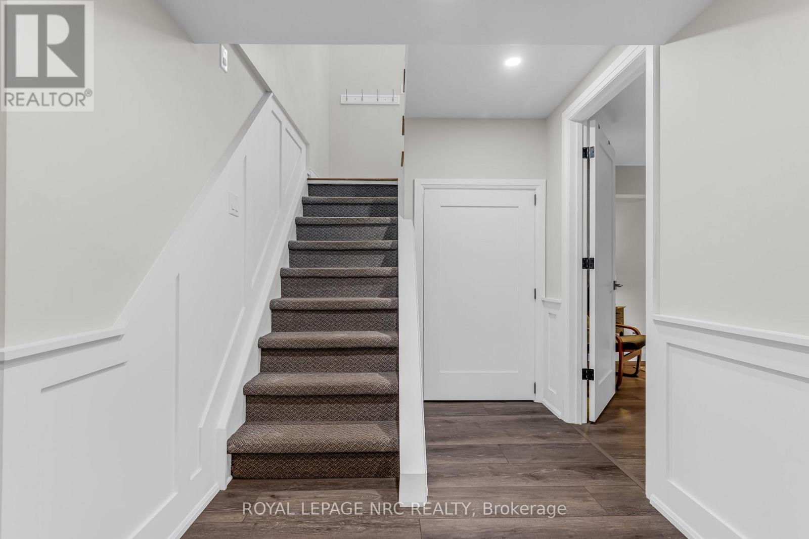 Photo 23 of 7 Craig Boulevard, Grimsby ON