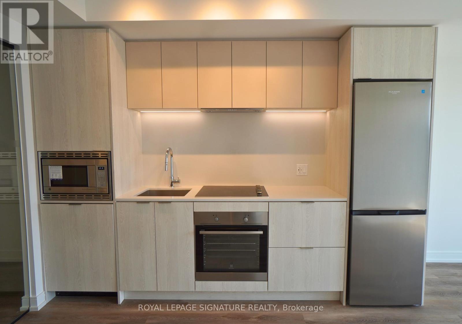 Photo 1 of 606 1 Jarvis Street, Hamilton ON