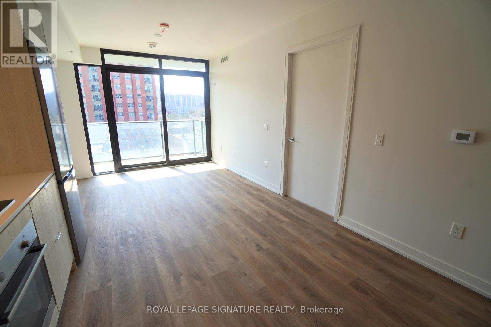 Photo 2 of 606 1 Jarvis Street, Hamilton ON