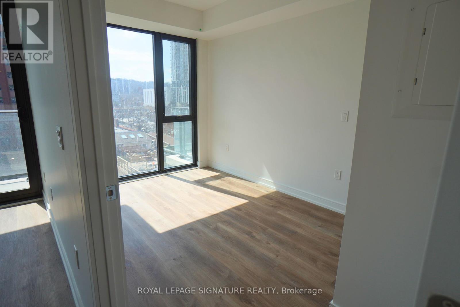 Photo 3 of 606 1 Jarvis Street, Hamilton ON