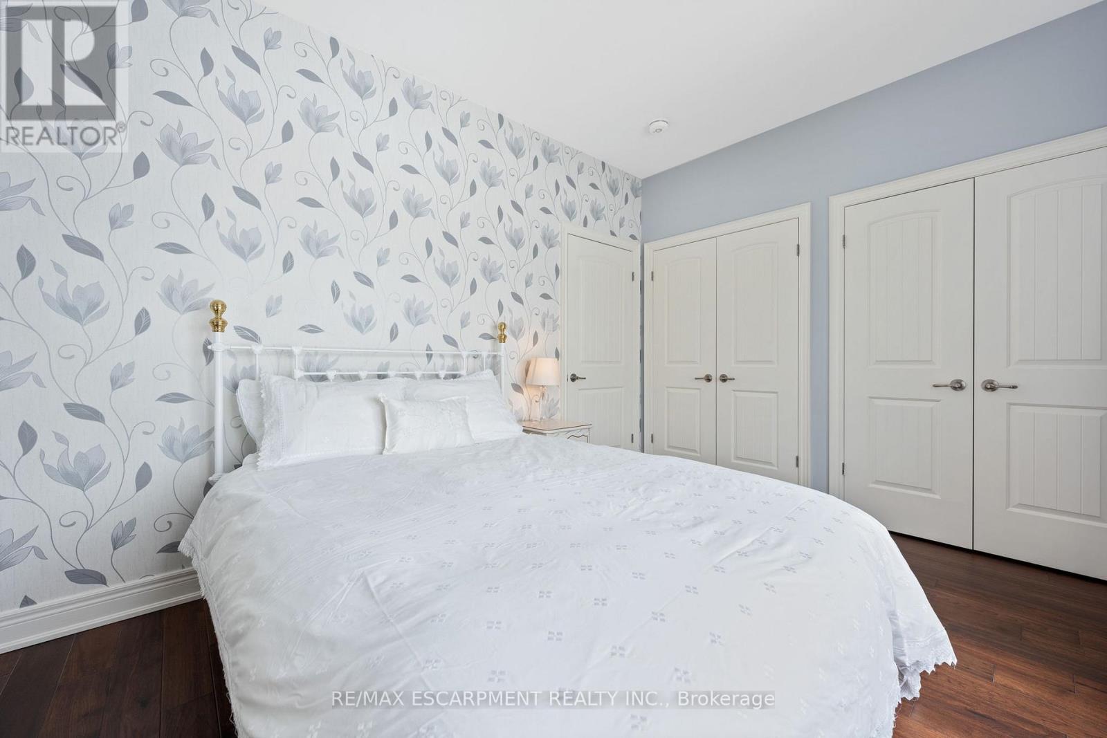 Photo 17 of 238 Schooner Drive, Norfolk ON