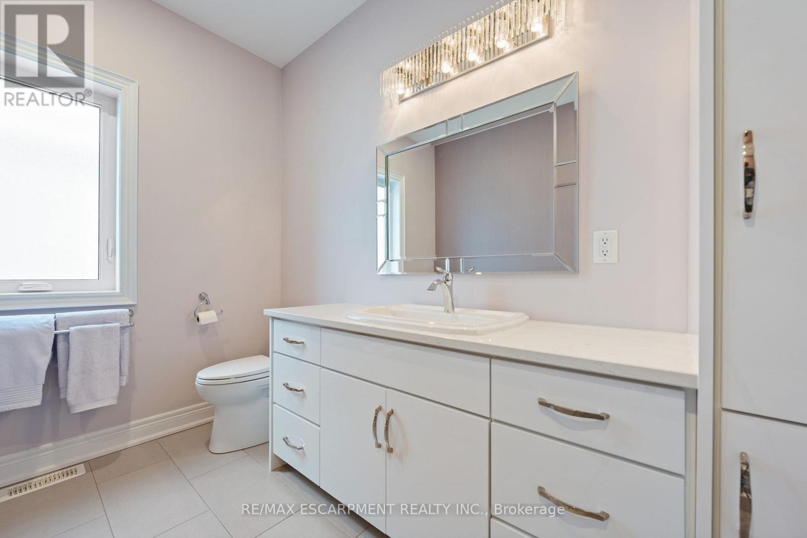 Photo 19 of 238 Schooner Drive, Norfolk ON