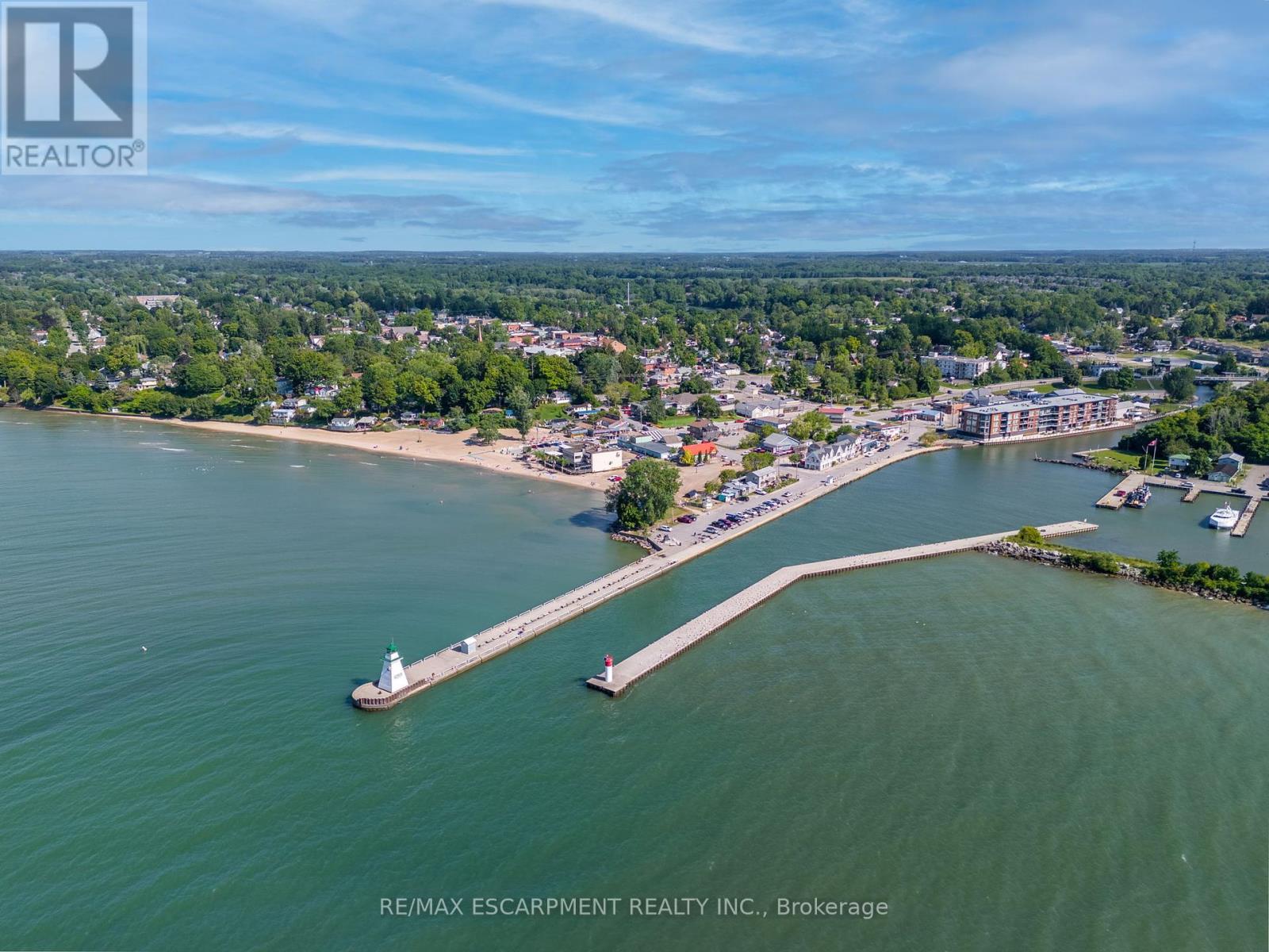 Photo 35 of 238 Schooner Drive, Norfolk ON