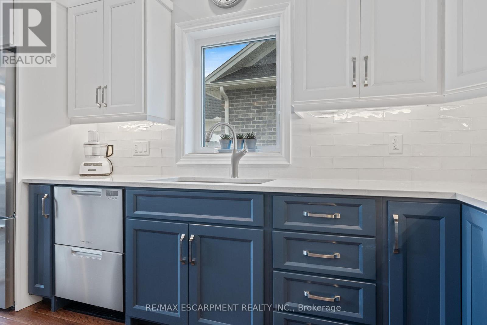 Photo 7 of 238 Schooner Drive, Norfolk ON
