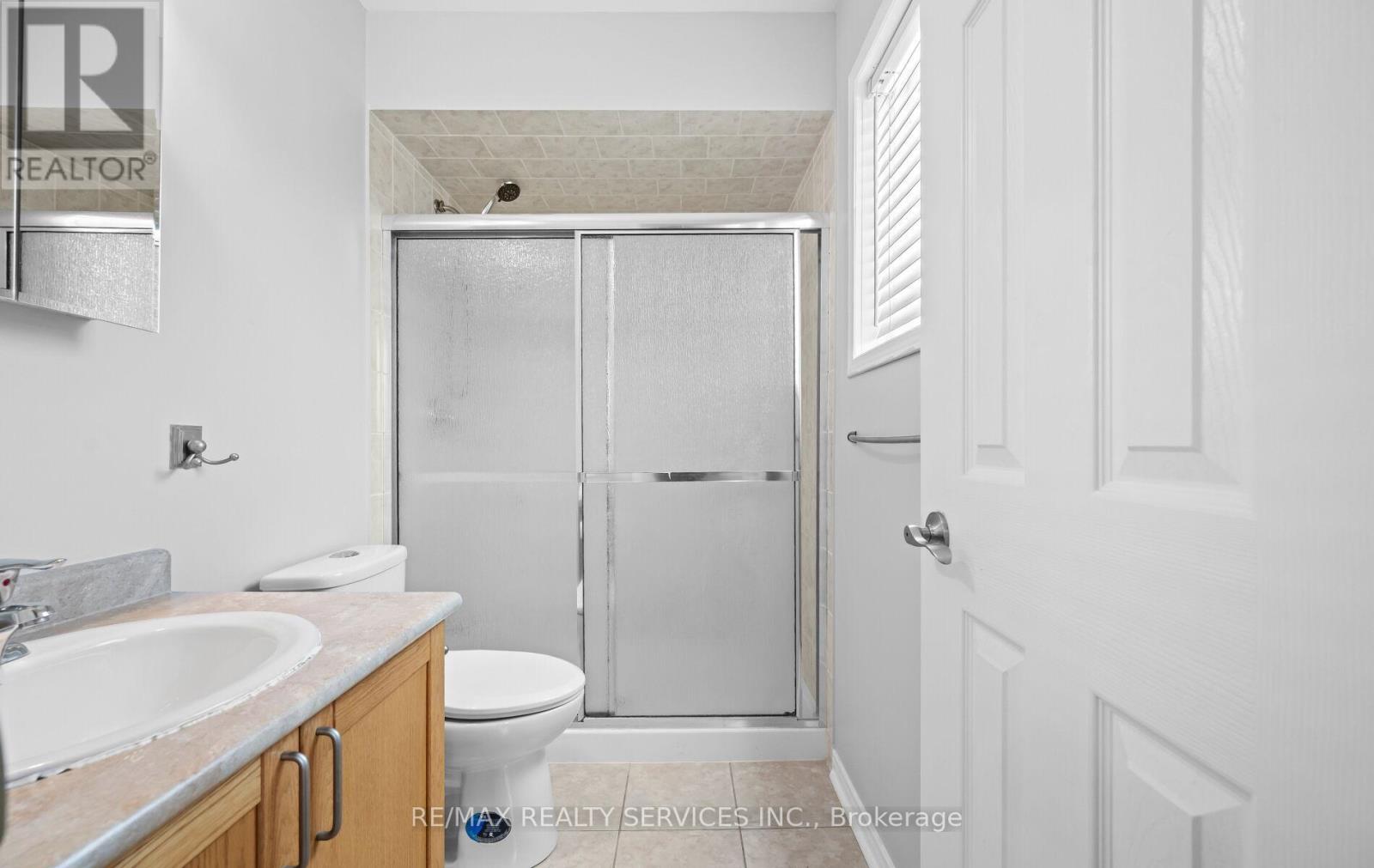 Photo 24 of 48 Powell Drive, Hamilton ON