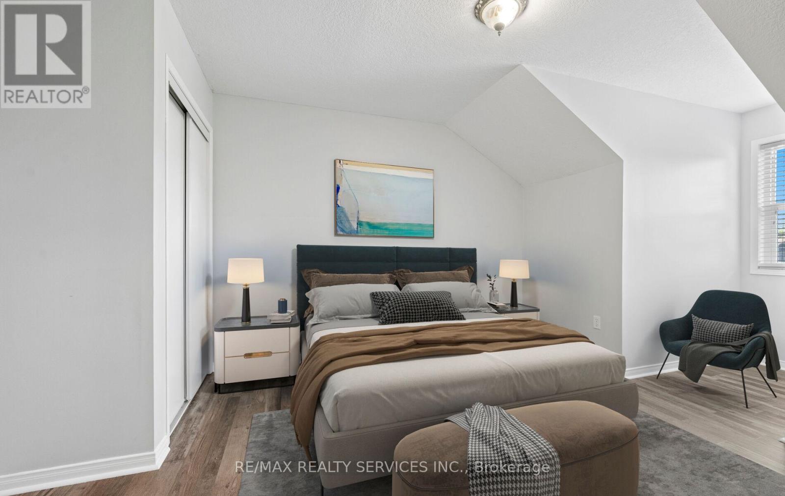 Photo 25 of 48 Powell Drive, Hamilton ON