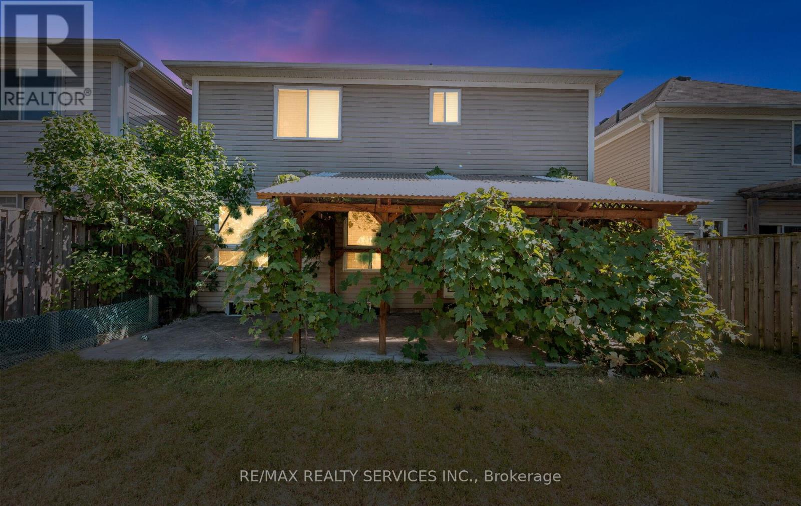 Photo 32 of 48 Powell Drive, Hamilton ON