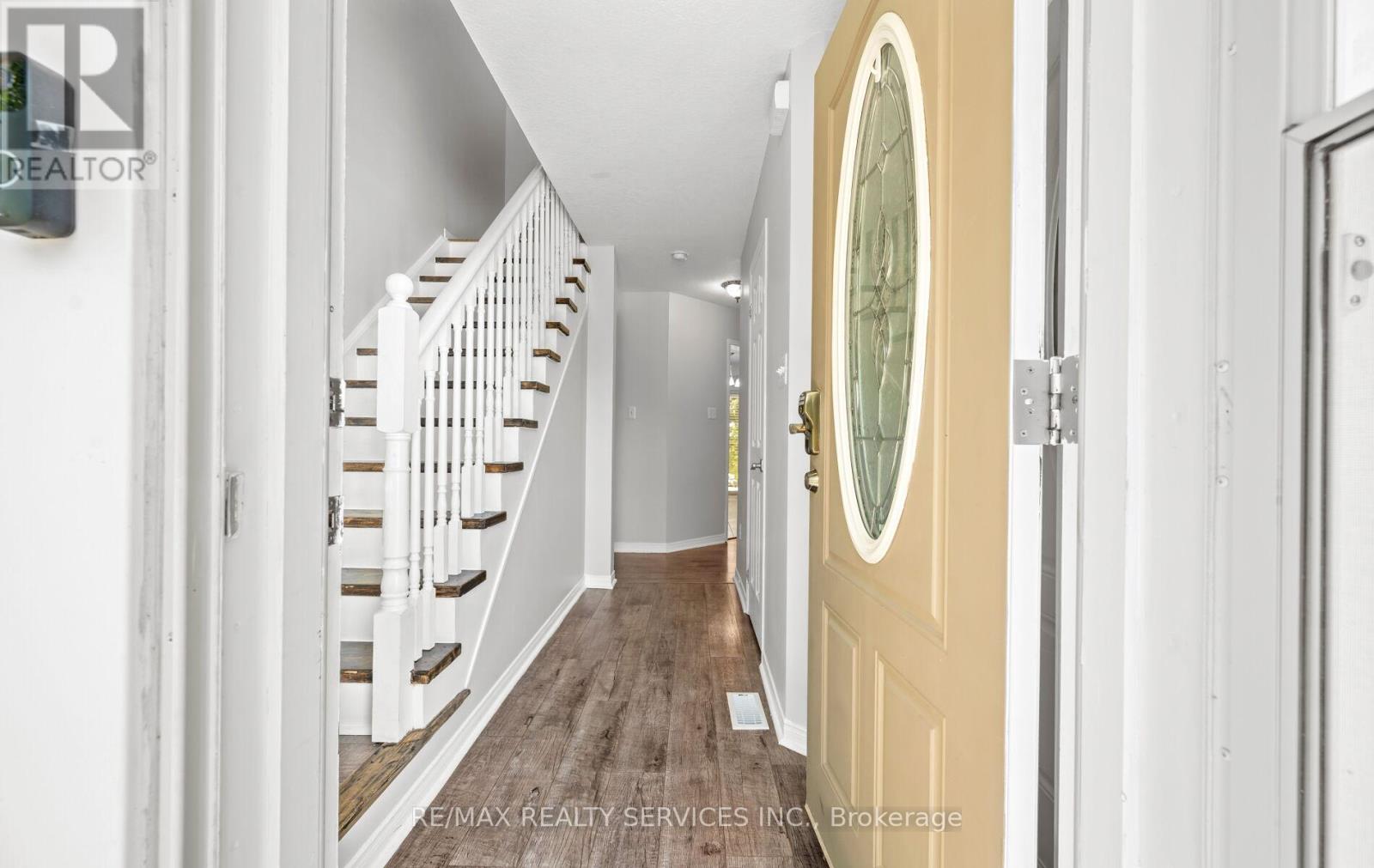 Photo 5 of 48 Powell Drive, Hamilton ON