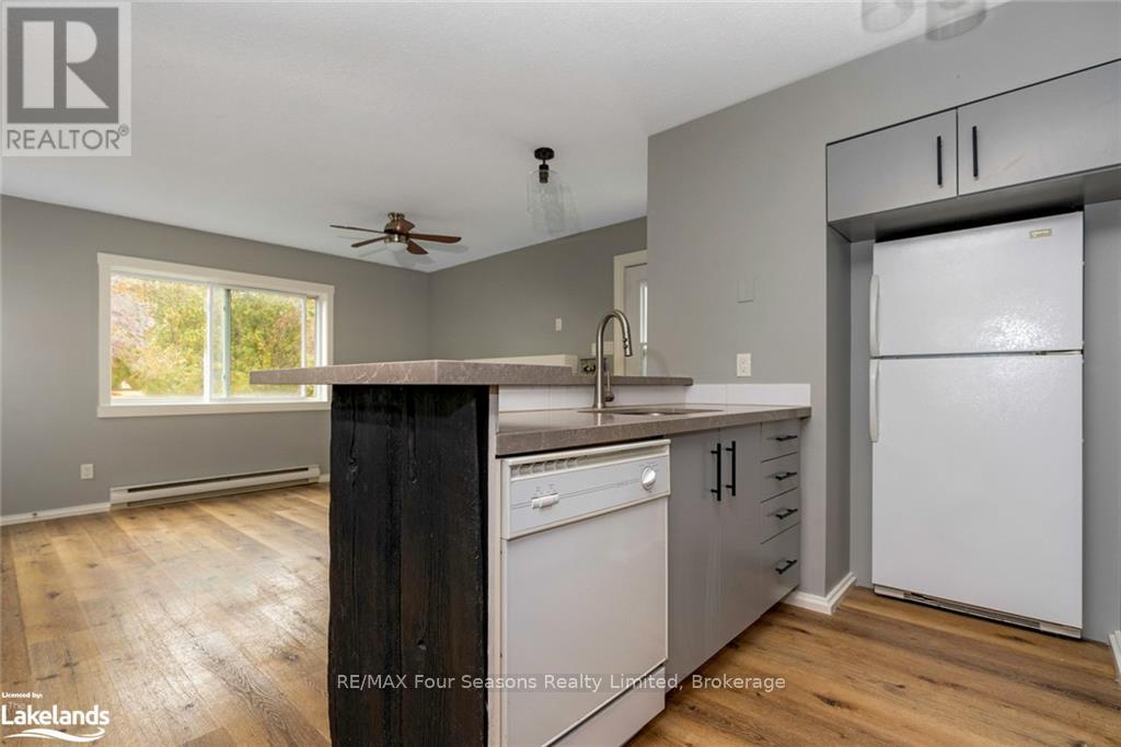 Photo 11 of 73 21 Dawson Drive, Collingwood ON