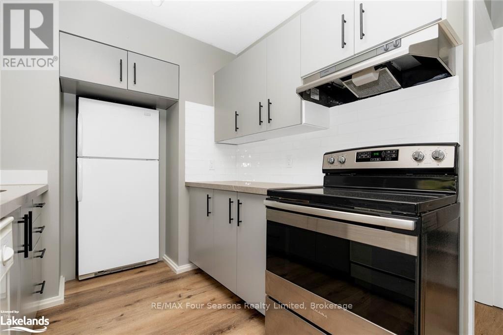 Photo 12 of 73 21 Dawson Drive, Collingwood ON