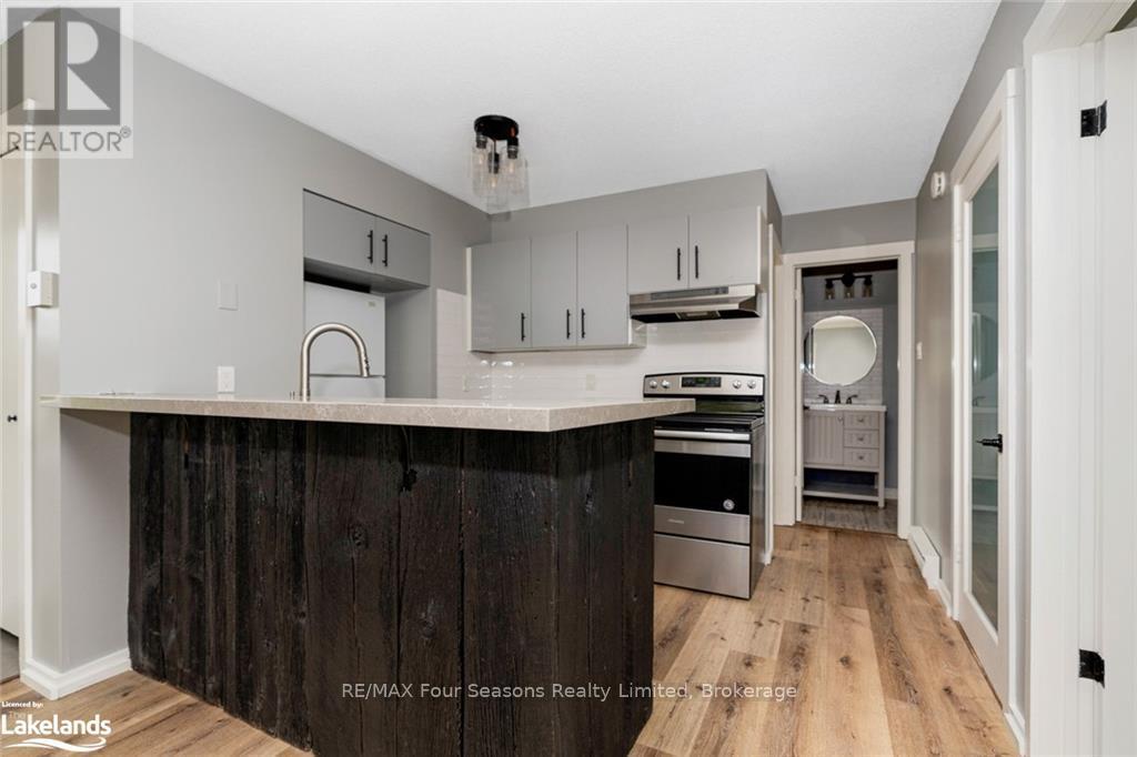 Photo 9 of 73 21 Dawson Drive, Collingwood ON