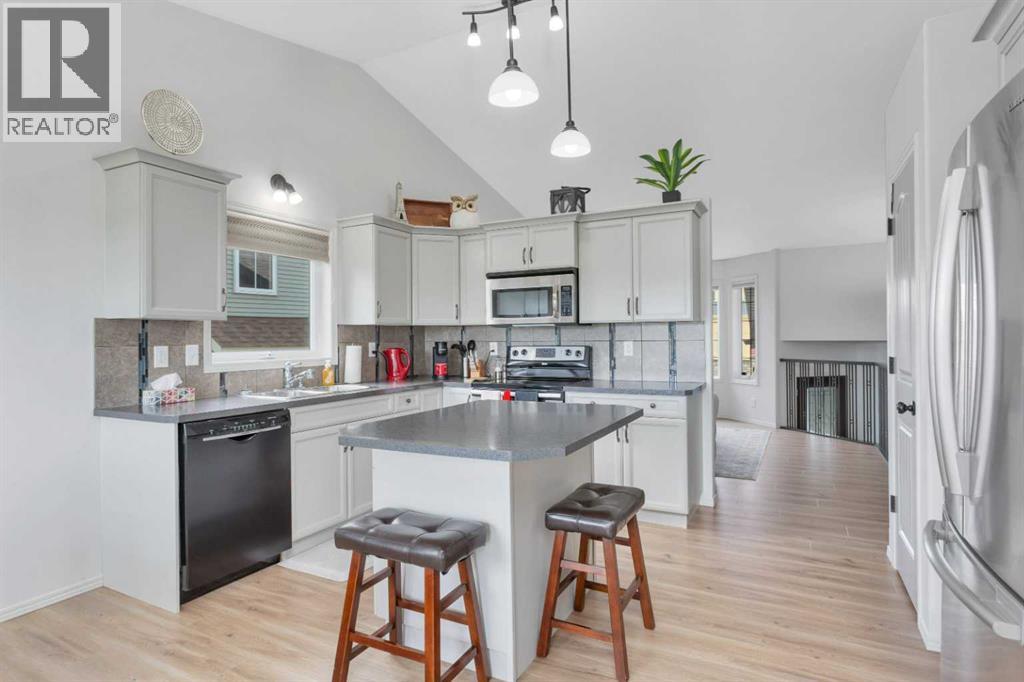 Photo 17 of 79 Stephenson Crescent, Red Deer AB