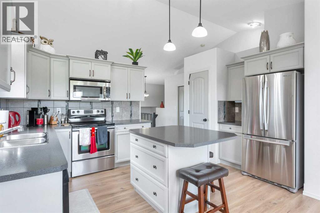 Photo 18 of 79 Stephenson Crescent, Red Deer AB