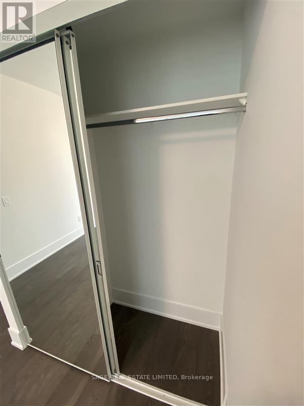 Photo 16 of 801 470 Front Street W, Toronto ON