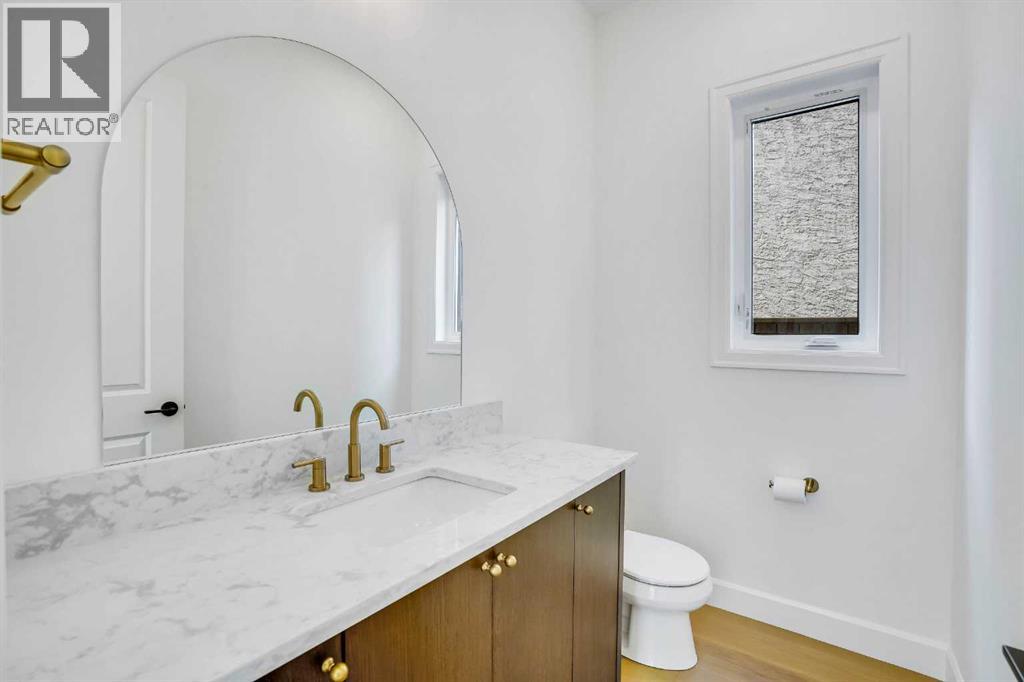 Photo 30 of 636 10 Avenue Ne, Calgary AB