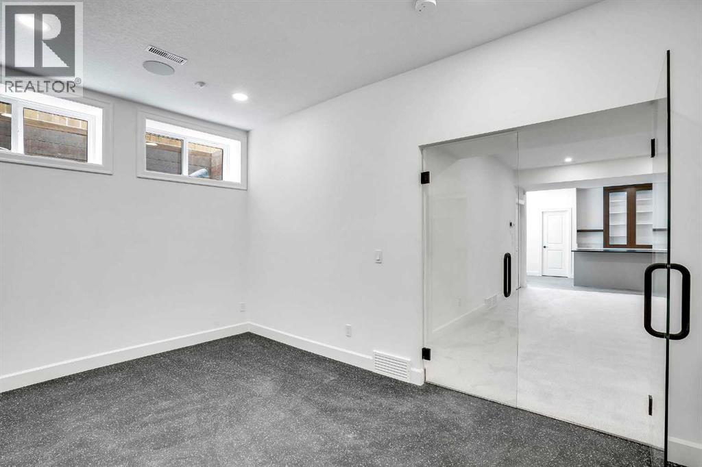 Photo 37 of 636 10 Avenue Ne, Calgary AB