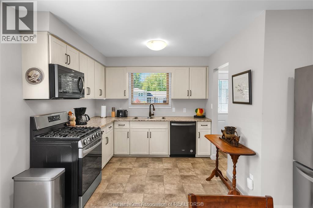 Photo 4 of 85 Marion Avenue, Chatham ON