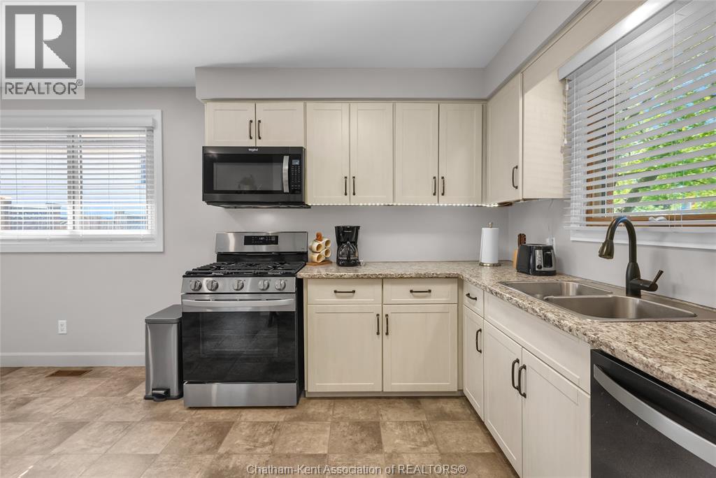 Photo 6 of 85 Marion Avenue, Chatham ON