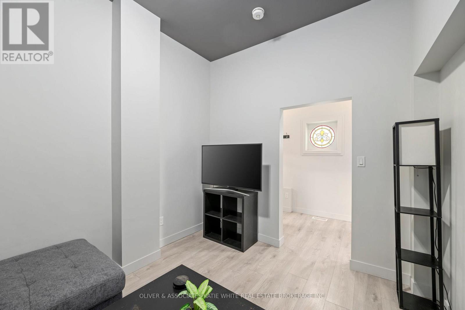 Photo 16 of 452 South Street, London East ON