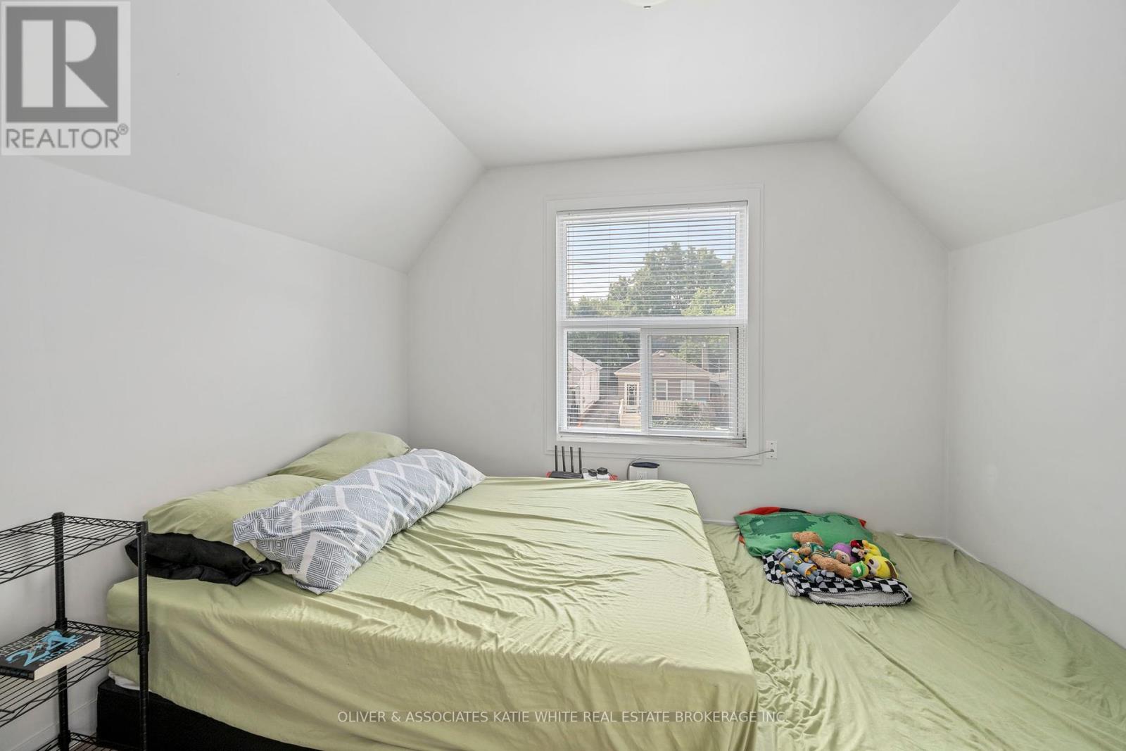 Photo 20 of 452 South Street, London East ON